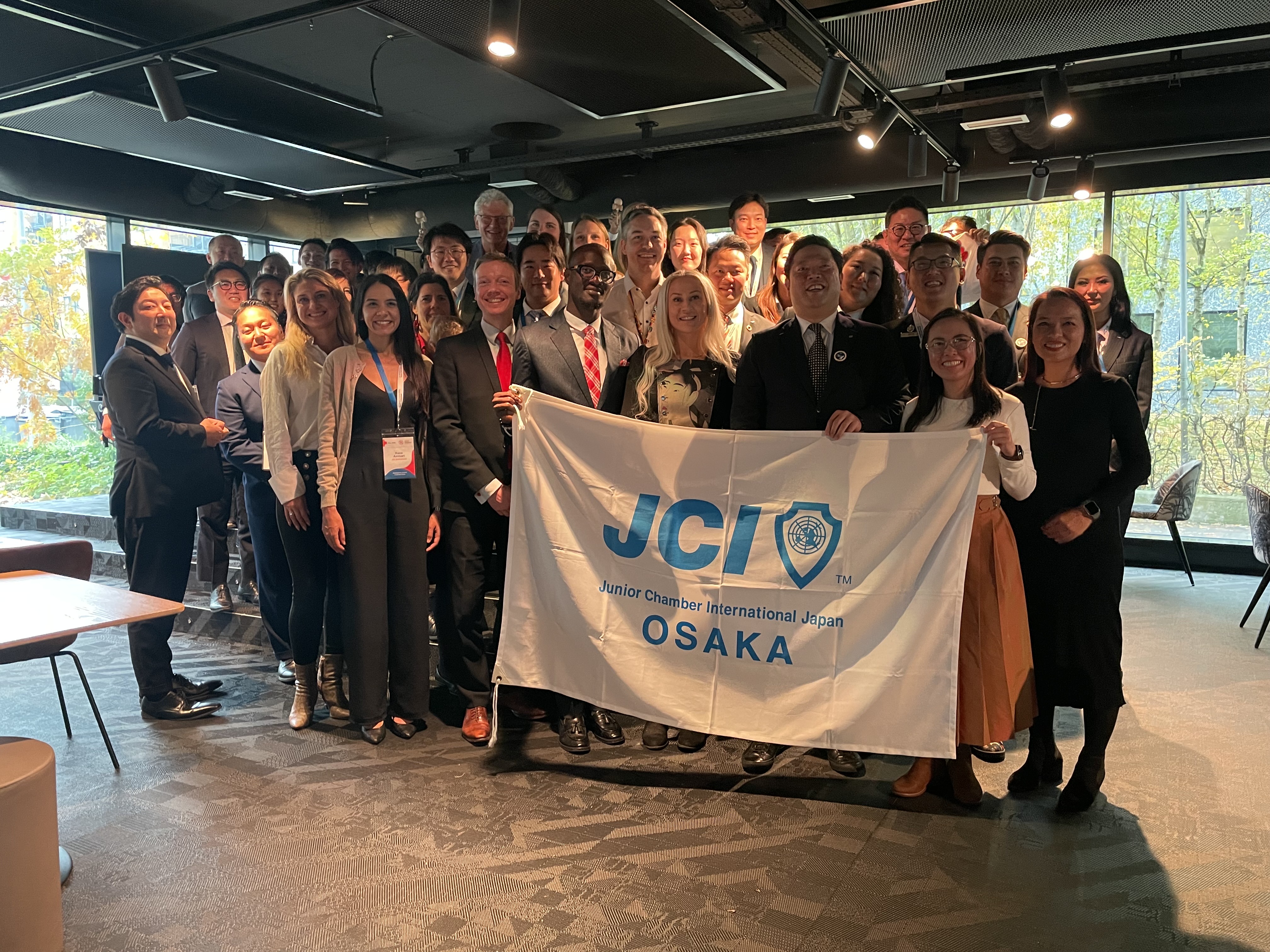 社会集団の再発見 J.C.ターナー著 61DQg6RTrXL.jpg_BO30,255,255,